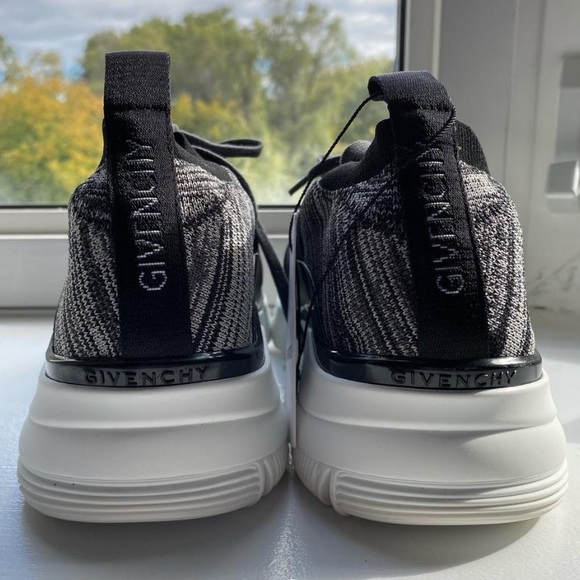 Givenchy sneakers - Picture 2 of 4
